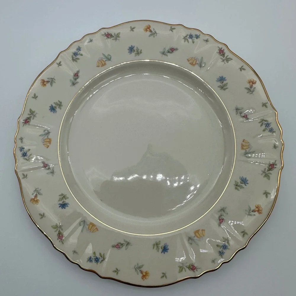 Syracuse China set three